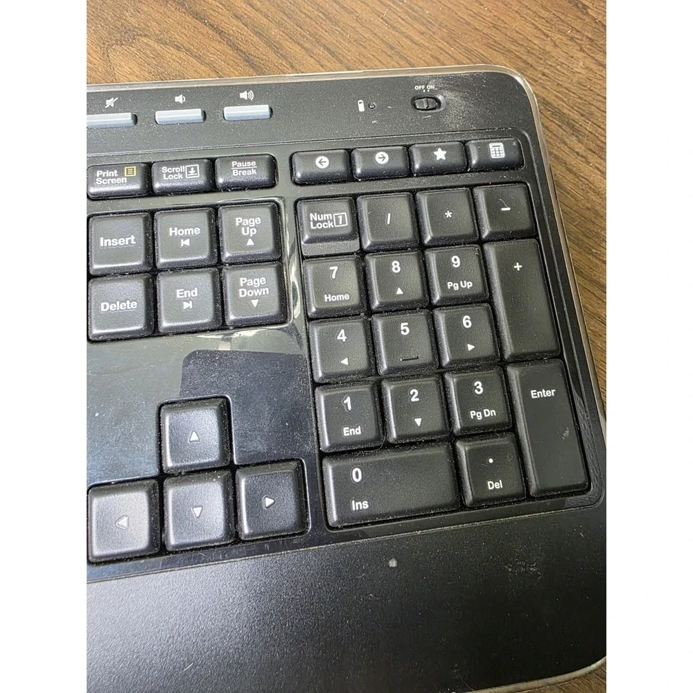 Logitech K520 Wireless Illuminated Keyboard Backlit Full Size Black‎ Y-R0011 F3